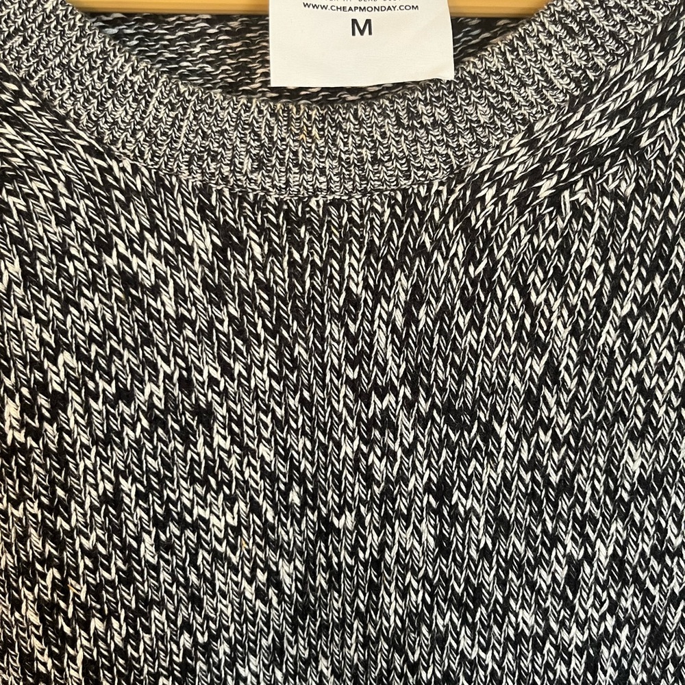 Knit sweater - Picture 2 of 3